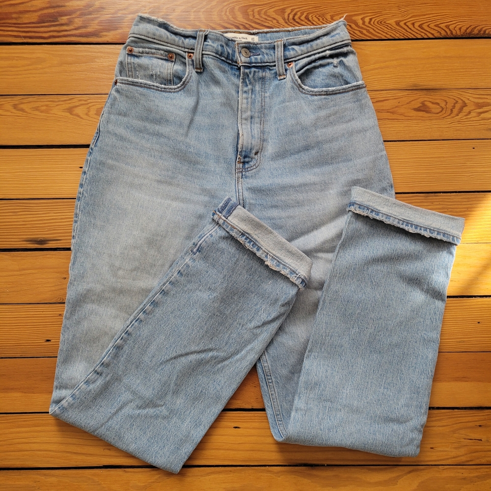 Abercrombie & Fitch 27 4L Curve Love The 90's Straight Leg Ultra High Rise Jeans